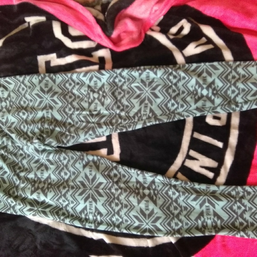 V.s pink leggings